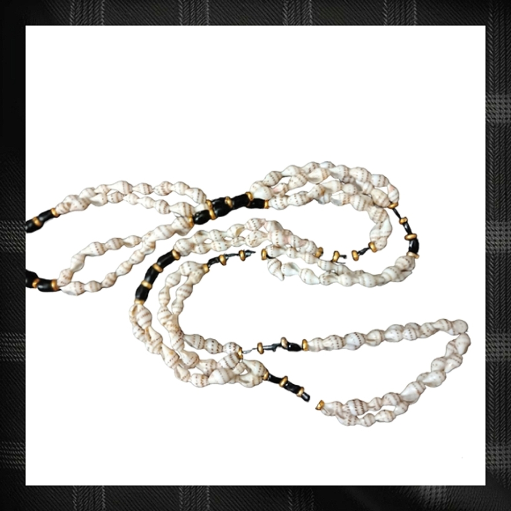 Vintage Mini Conch Shell Necklace